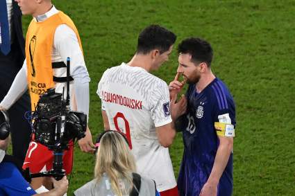Qatar 2022: Así fue la tensa discusión entre Messi y Lewandowski – Video