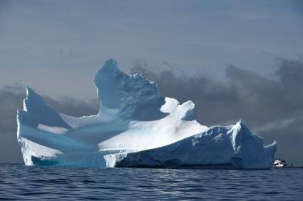 Impacto en la Antártida: Se desprendió un Iceberg 15 veces más grande que París