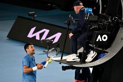 Escándalo en el Australian Open: Djokovic explota de furia por aficionado ebrio – VIDEO