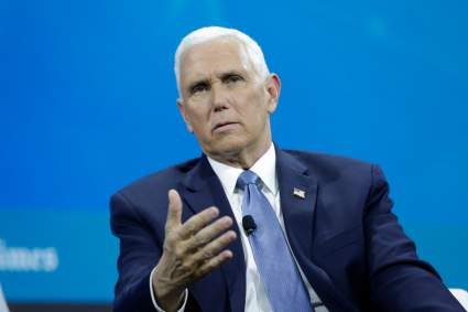 Hallan documentos comprometedores en la casa de Mike Pence: ¿Qué encontraron?