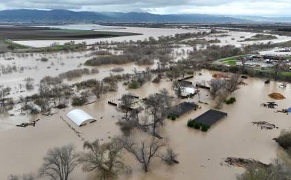 California bajo agua: Devastadoras imágenes de las históricas inundaciones – VIDEO