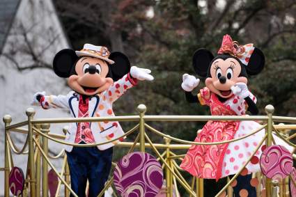 ¿Racismo en Disneyland? Acusan a empleados de burlarse de una latina