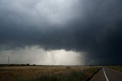 Impactantes tornados en Texas dejan a miles de casas sin luz – Videos