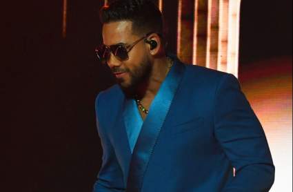 Romeo Santos anuncia gira de estadios y presenta a su hijo -DETALLES