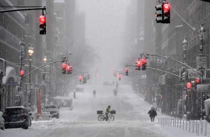 El Central Park teñido de blanco: Así fue la primera nevada del año de Nueva York – Video