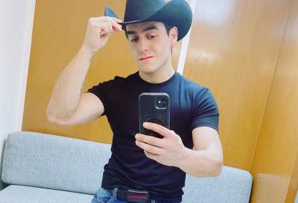 ¿Hubo un fantasma en la última foto familiar de Julián Figueroa?: MIRA LA FOTO