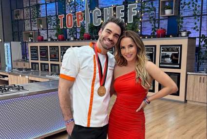EXATLON: Carmen Villalobos no se aguanta y se come a besos a Frederik