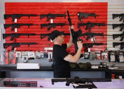Florida: Nueva ley permite portar armas sin licencia: ¿Desde cuándo?