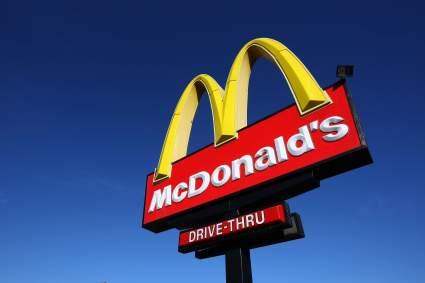 Sorpresivo anuncio de McDonald’s: Cambia la receta de la hamburguesa más famosa