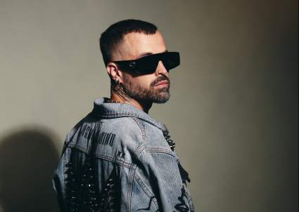 Mike Bahía regala música a las madres: escucha “Amor Sincero”
