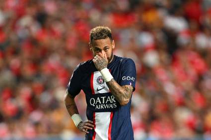 Ultras del PSG fueron a la casa de Neymar a increpar al brasileño – VIDEO