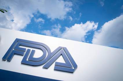 La FDA planea prohibir químicos de alisadores de cabello