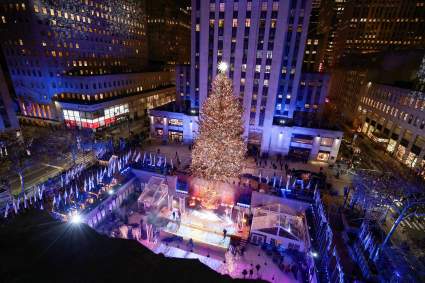 Llegó el árbol de Navidad al Rockefeller Center de Nueva York [VER]