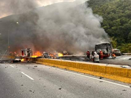 Choque múltiple en Venezuela dejó 25 muertos y varios desaparecidos