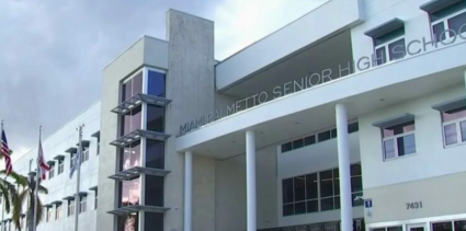 Estudiante le cortó la oreja a uno de sus compañeros en Miami