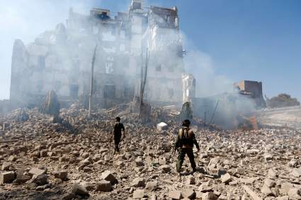 Estados Unidos y Reino Unido lanzan ataques en Yemen contra hutíes