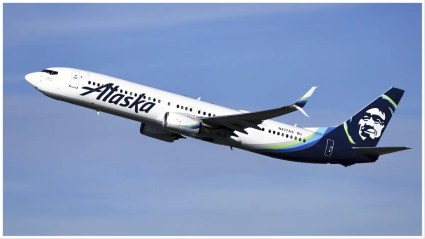 Un Boeing 737-9 de Alaska Airlines perdió una ventana en pleno vuelo