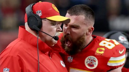 Travis Kelce empujó a su entrenador Andy Reid en el Super Bowl 2024