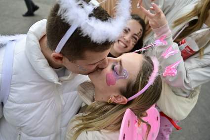 Los microbios escondidos en un beso