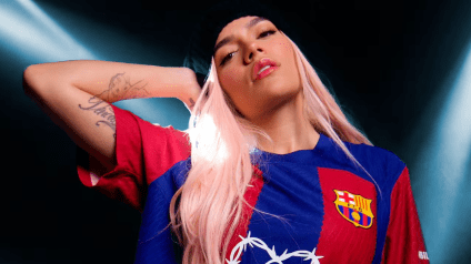 El Barcelona presentó su camiseta exclusiva en colaboración con Karol G [VIDEO]