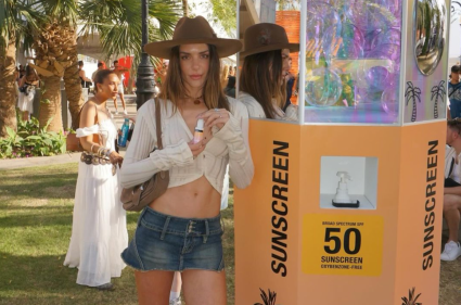 Valentina Ferrer cuidó su piel en Coachella 2024 con Neutrogena