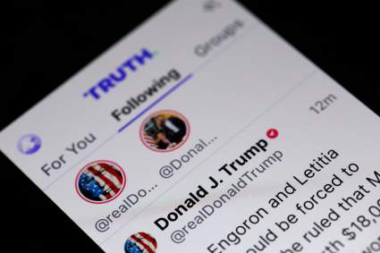 Manipulación, difamación y estilo cercano: las tácticas de seducción de Trump en las plataformas