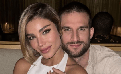 Aleska y Clovis confirman su relación con apasionado beso [VIDEO]