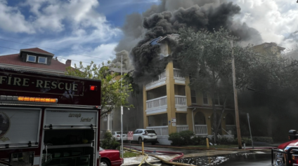Incendio y tiroteo en edificio de Miami: Varios heridos y decenas de evacuados