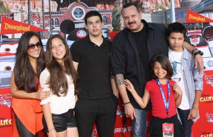 ¿El hermano de Ángela Aguilar apoya su noviazgo con Christian Nodal?