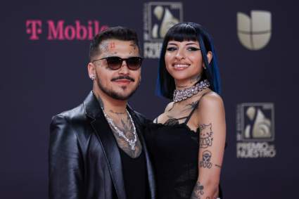 Mamá de Christian Nodal publica foto con Cazzu: Mira las criticas