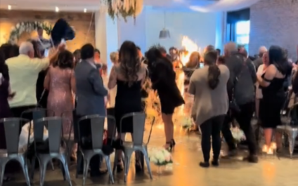 Vestido de novia se incendió durante boda en California [VIDEO]