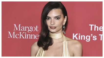 Hombre le pidió a Emily Ratajkowski que se cubriera [VIDEO]