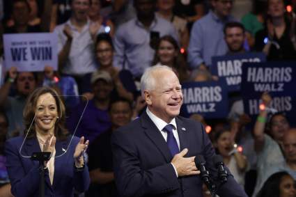 Familiares del candidato a vicepresidente Tim Walz apoyan a Donald Trump