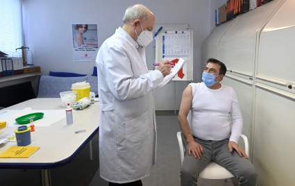 Se acerca la temporada de los virus respiratorios: ¿volverán las mascarillas?