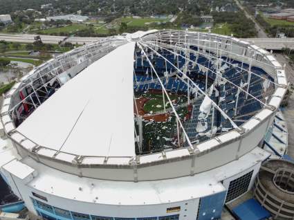 El huracán Milton destruyó el techo del Tropicana Field [VER]