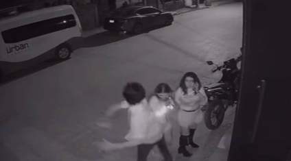 Captan brutal golpiza de un joven a su novia en México – VIDEO