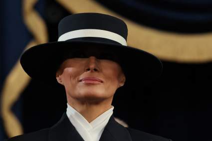 Melania con sombrero en la toma de posesión de Trump: ¿Quién diseñó su traje?